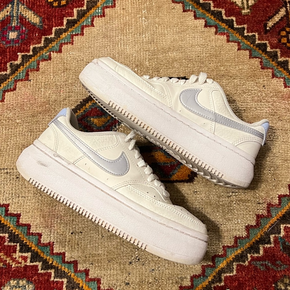 Nike Women's Sneakers in White and Gray